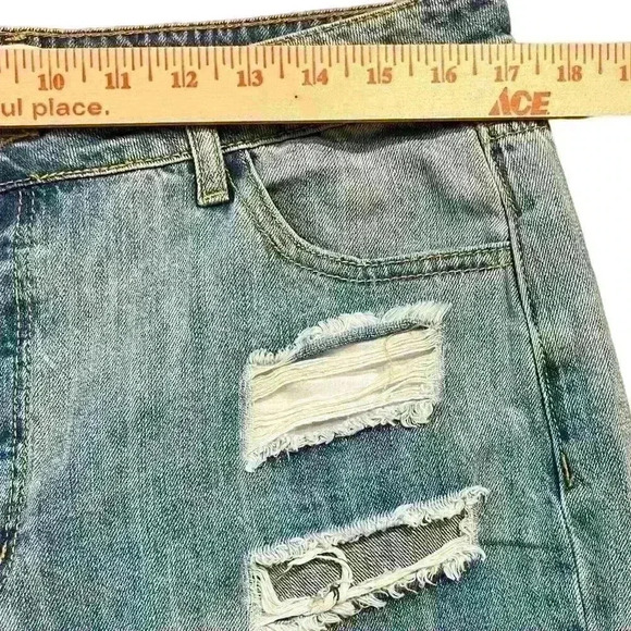 Hammer Jeans Denim Shorts Size 13 High Rise Distressed Medium Wash Casual - Picture 4 of 6